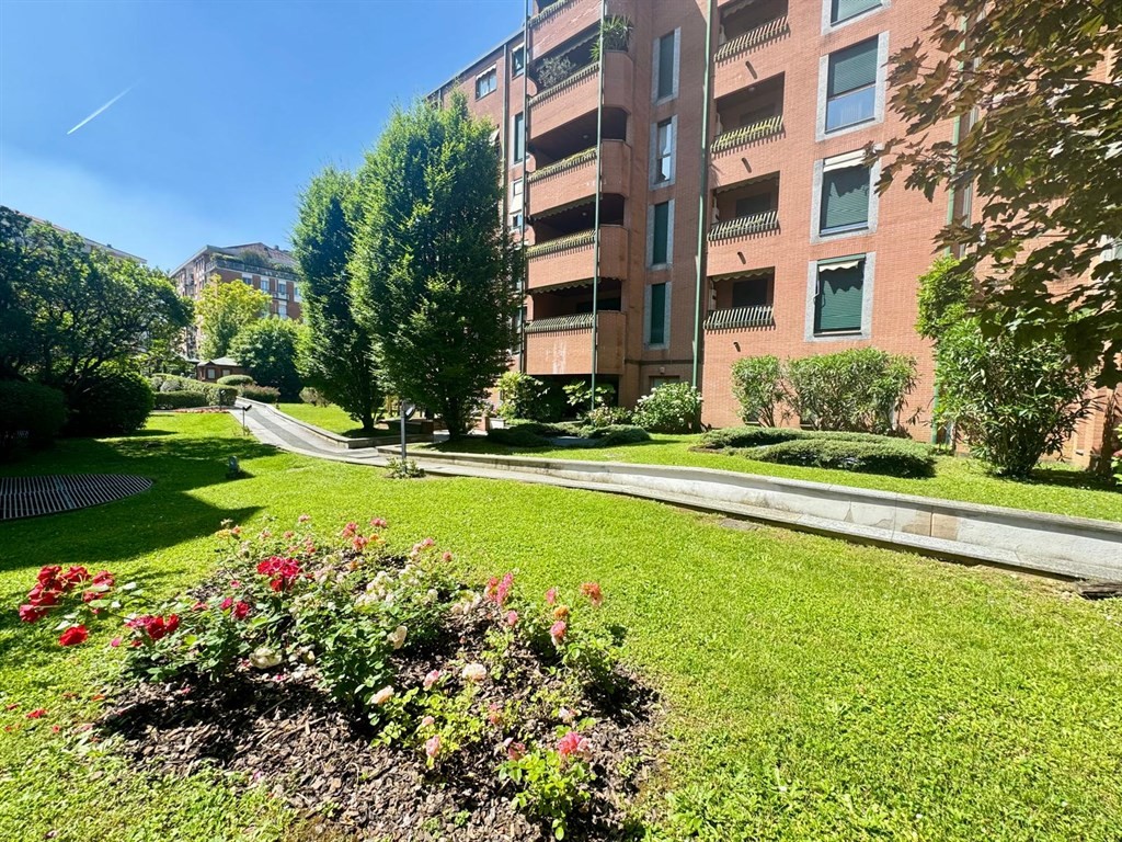 Monza San Biagio - AFFITTASI ufficio prestigioso