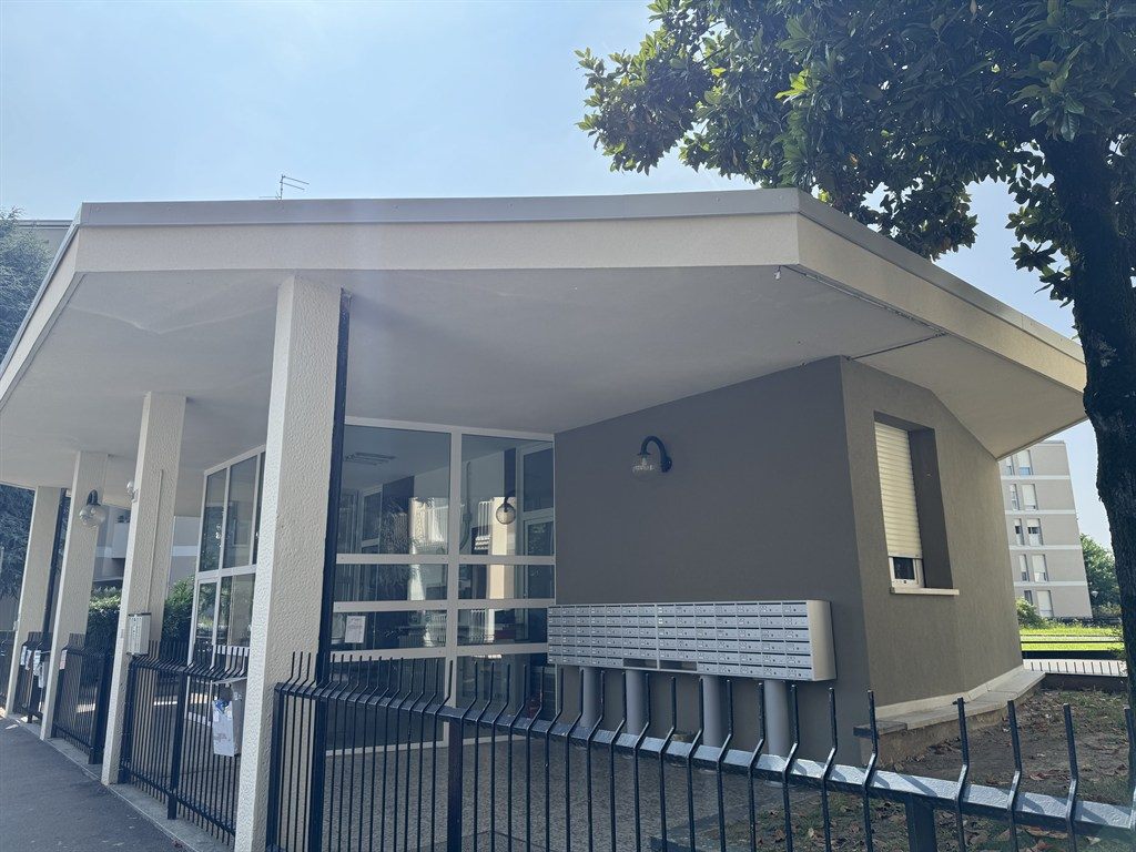 Monza - AFFITTASI appartamento 3 locali - CUCINA ARREDATA - BOX