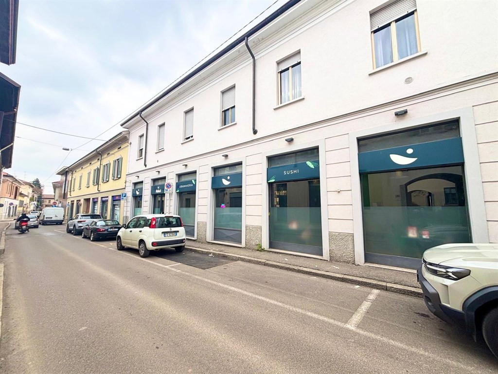 Meda via Roma - Immobile commerciale a reddito – Ristorante con canna fumaria