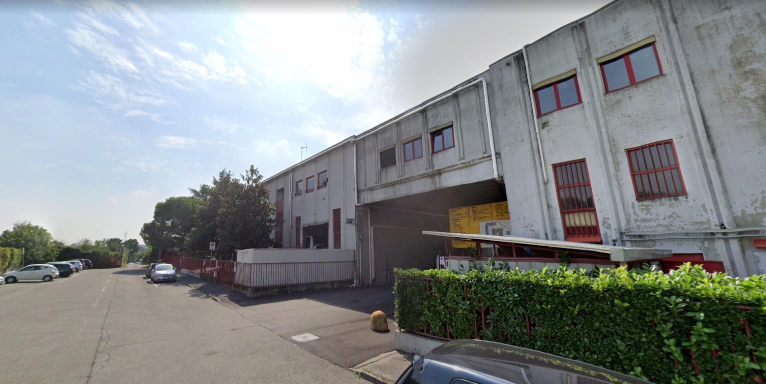 SESTO SAN GIOVANNI  - AFFITTASI LABORATORIO 446 mq (altezza 7,30 mt)  + 440 mq deposito esterno